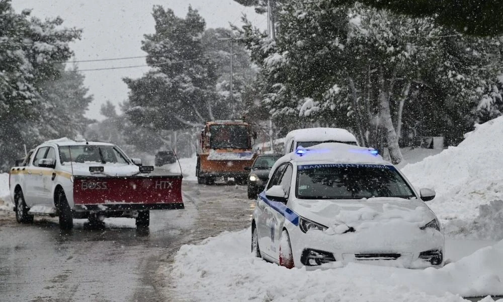 Διακοπή κυκλοφορίας στην Λεωφόρο Πάρνηθος λόγω χιονόπτωσης